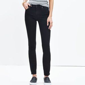 9" High-Rise Skinny Jeans in Black - Size 28